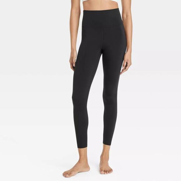 All In Motion Women's Everyday Soft Ultra High-Rise 7/8 Leggings Black Size M - Picture 1 of 5